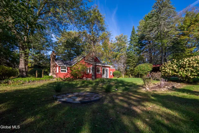 $299,900 | 99 Blue Barns Road, Rexford, NY 12148