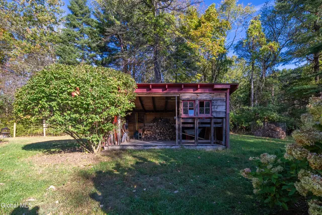 $299,900 | 99 Blue Barns Road, Rexford, NY 12148