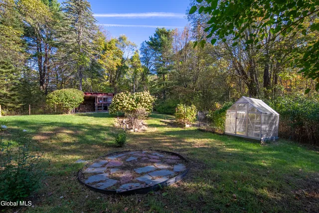 $299,900 | 99 Blue Barns Road, Rexford, NY 12148