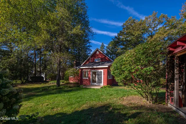 $299,900 | 99 Blue Barns Road, Rexford, NY 12148