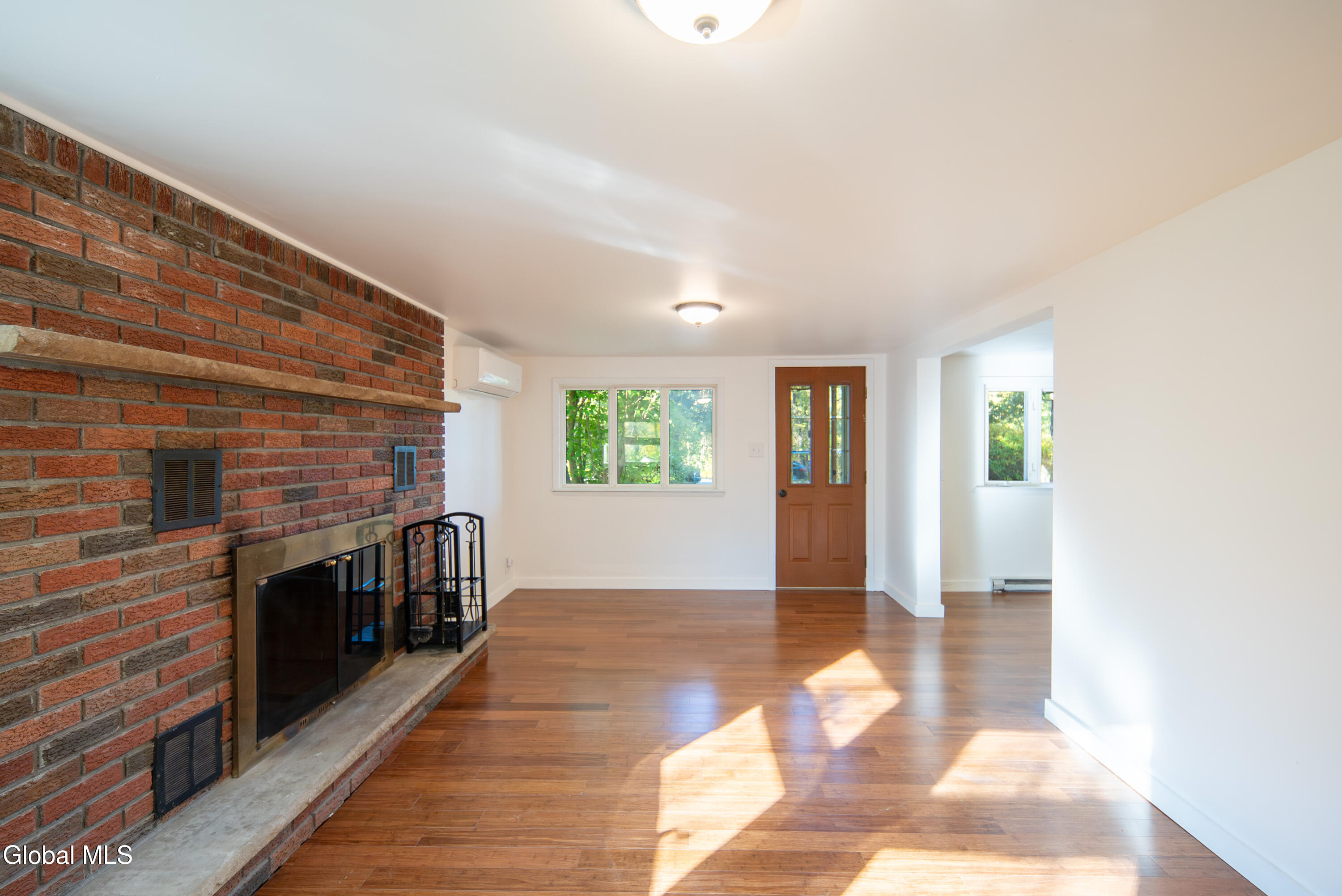 99 Blue Barns Road Rexford, NY 12148 - Photo 4 of 44 004