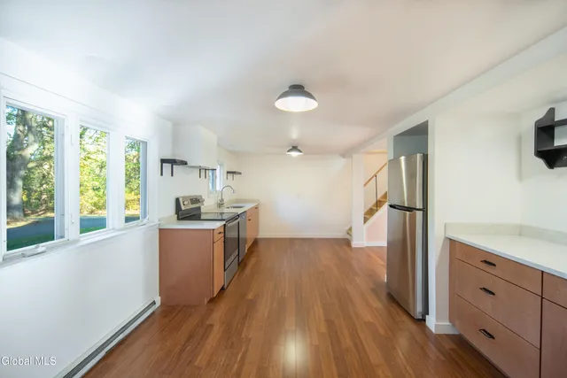 $299,900 | 99 Blue Barns Road, Rexford, NY 12148