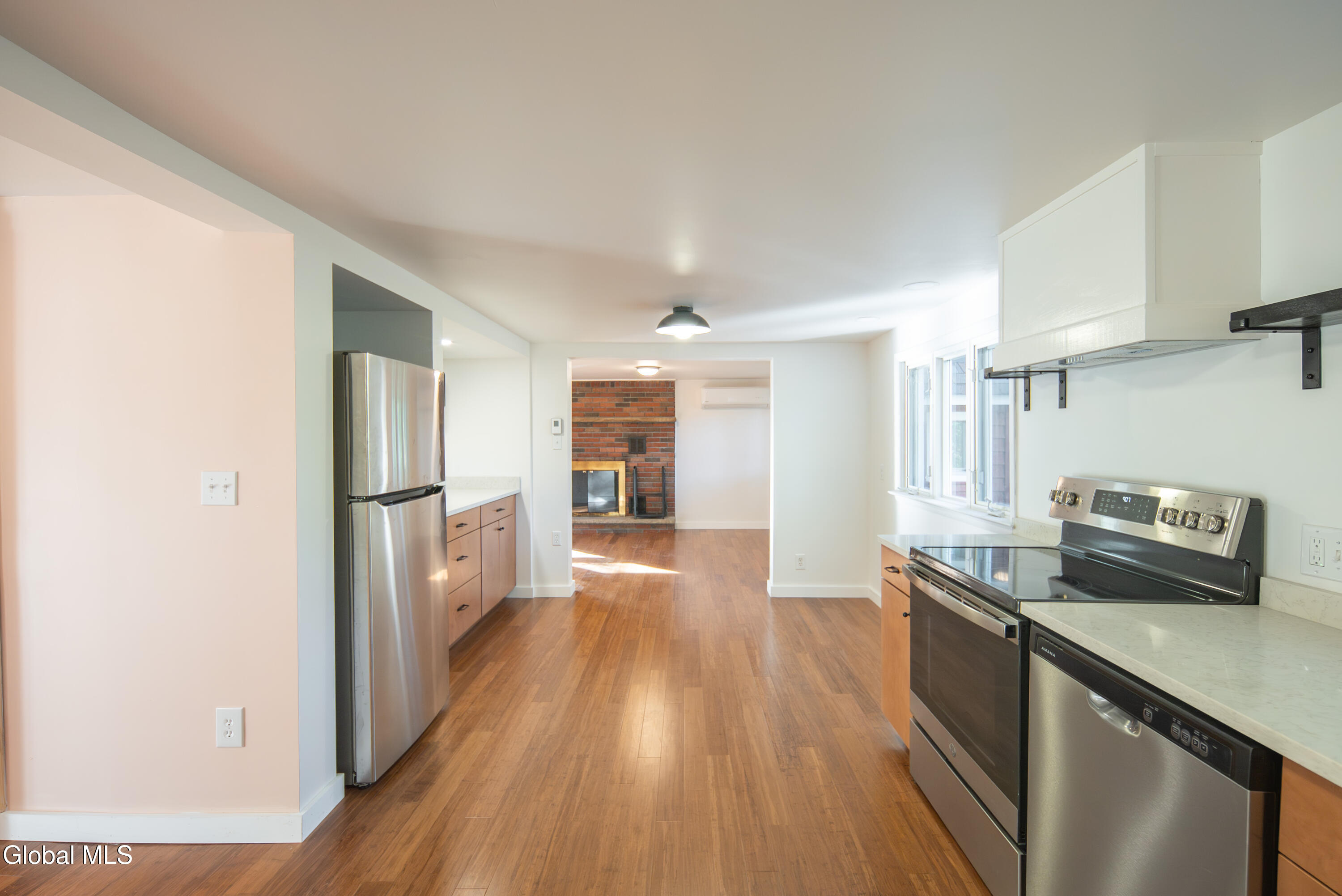 99 Blue Barns Road Rexford, NY 12148 - Photo 7 of 44 007