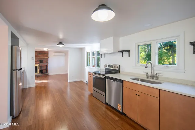 $299,900 | 99 Blue Barns Road, Rexford, NY 12148