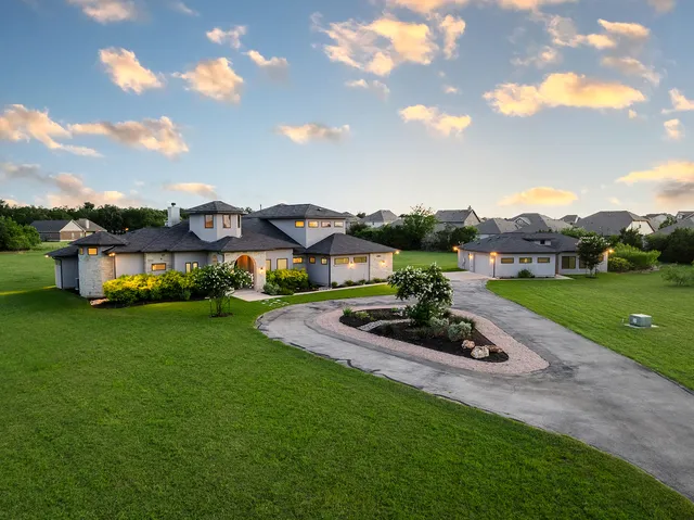 $1,549,000 | 124 Park Pl Drive, Georgetown, TX 78628