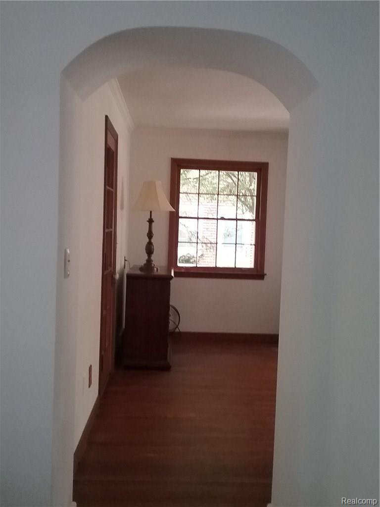 3878 Cumberland Road Berkley, MI 48072 - Photo 14 of 51 diningroom to livingroomcumberland.jpg