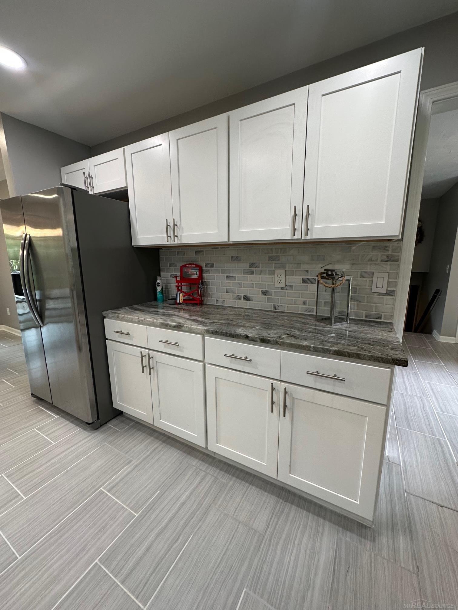 580 Longford Drive Rochester, MI 48309 - Photo 7 of 31 50117993-6.JPG