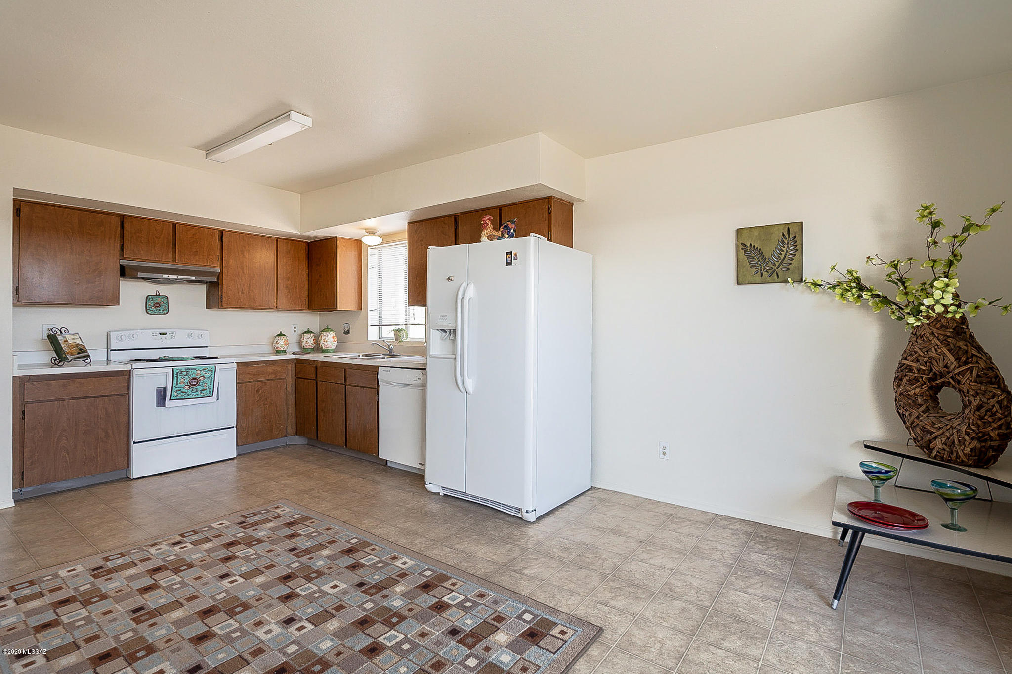 812 South Pantano Road Tucson, AZ 85710 - Photo 5 of 29 Gallery Image 5