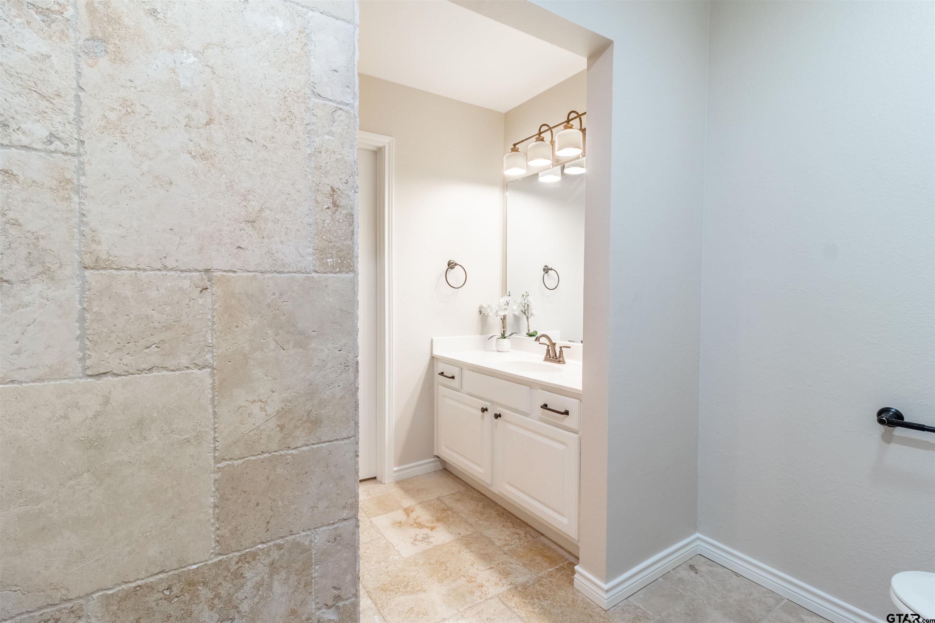 1202 Rice Road, Unit 129 Tyler, TX 75703 - Photo 18 of 27