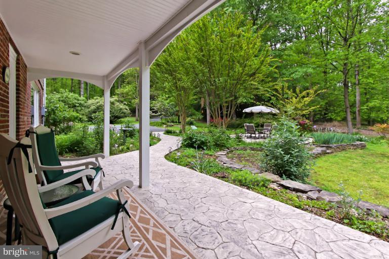 11124 Popes Head Road Fairfax, VA 22030 - Photo 11 of 30 Inviting Porch to enjoy the views