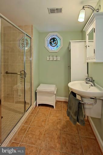 11124 Popes Head Road Fairfax, VA 22030 - Photo 15 of 30 Full Bath on Main Level