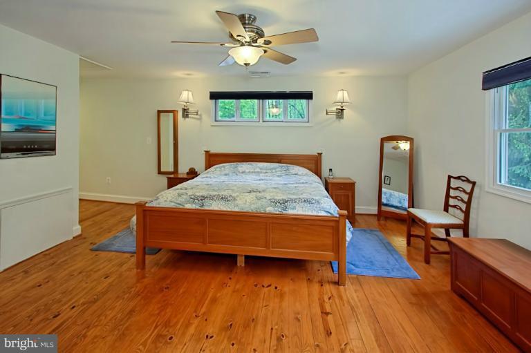 11124 Popes Head Road Fairfax, VA 22030 - Photo 18 of 30 Bedroom