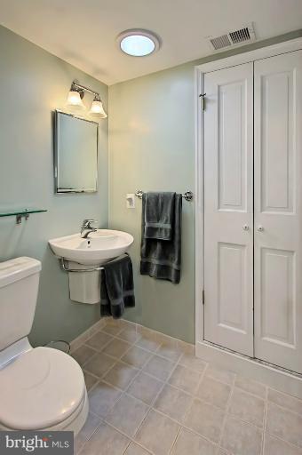 11124 Popes Head Road Fairfax, VA 22030 - Photo 19 of 30 Bath