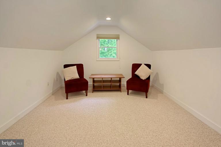 11124 Popes Head Road Fairfax, VA 22030 - Photo 8 of 30 UL Bonus Room