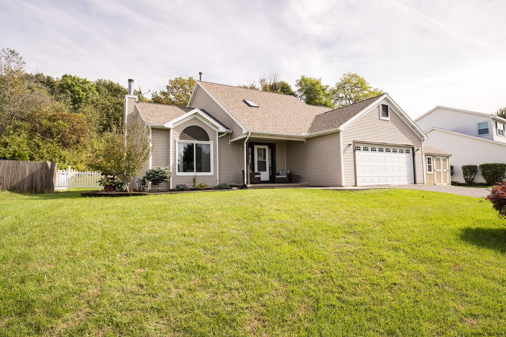 23 Robin Lane Rensselaer, NY 12144 - Photo 2 of 55 Photo 2