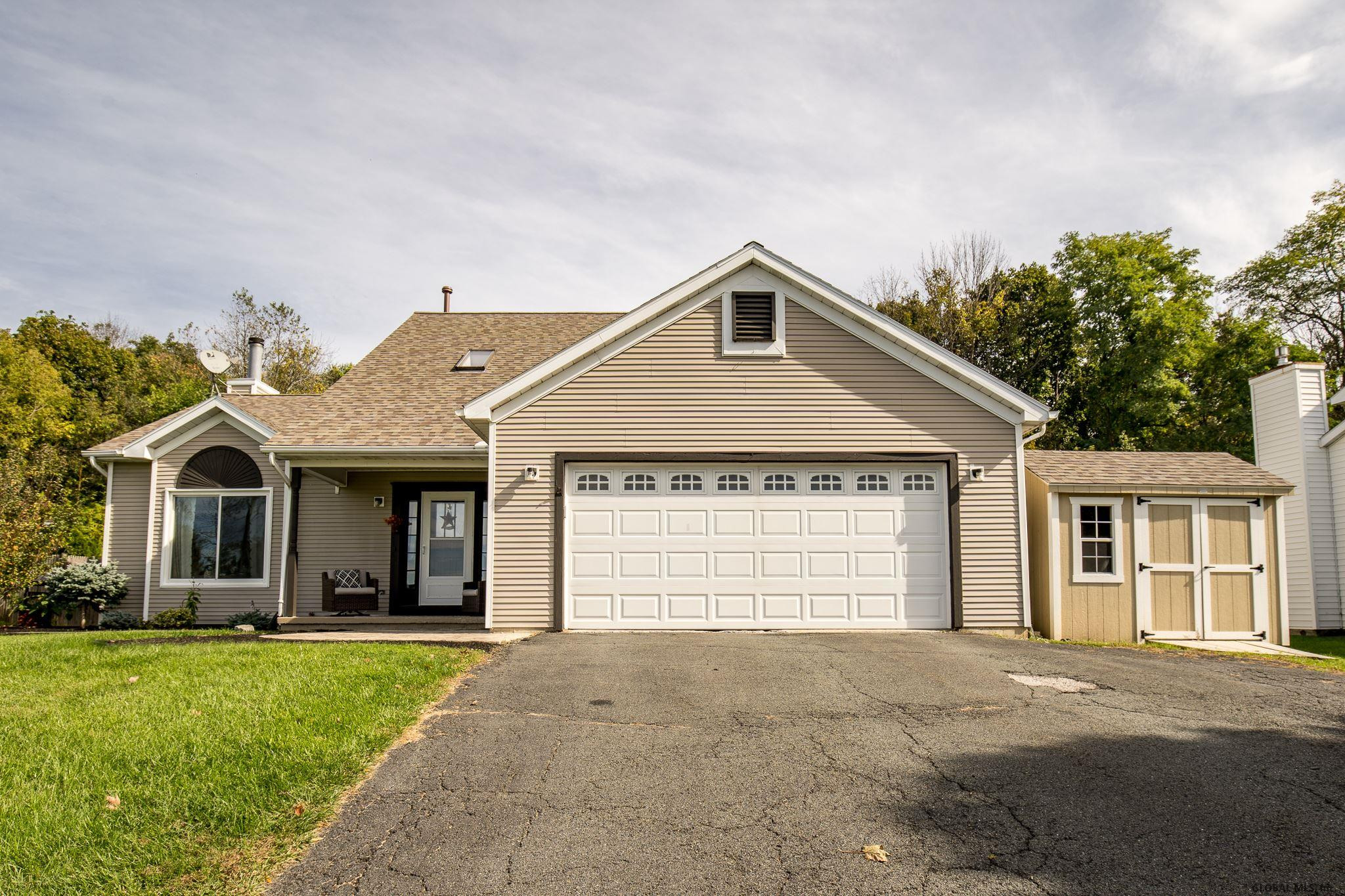 23 Robin Lane Rensselaer, NY 12144 - Photo 3 of 55 Photo 3