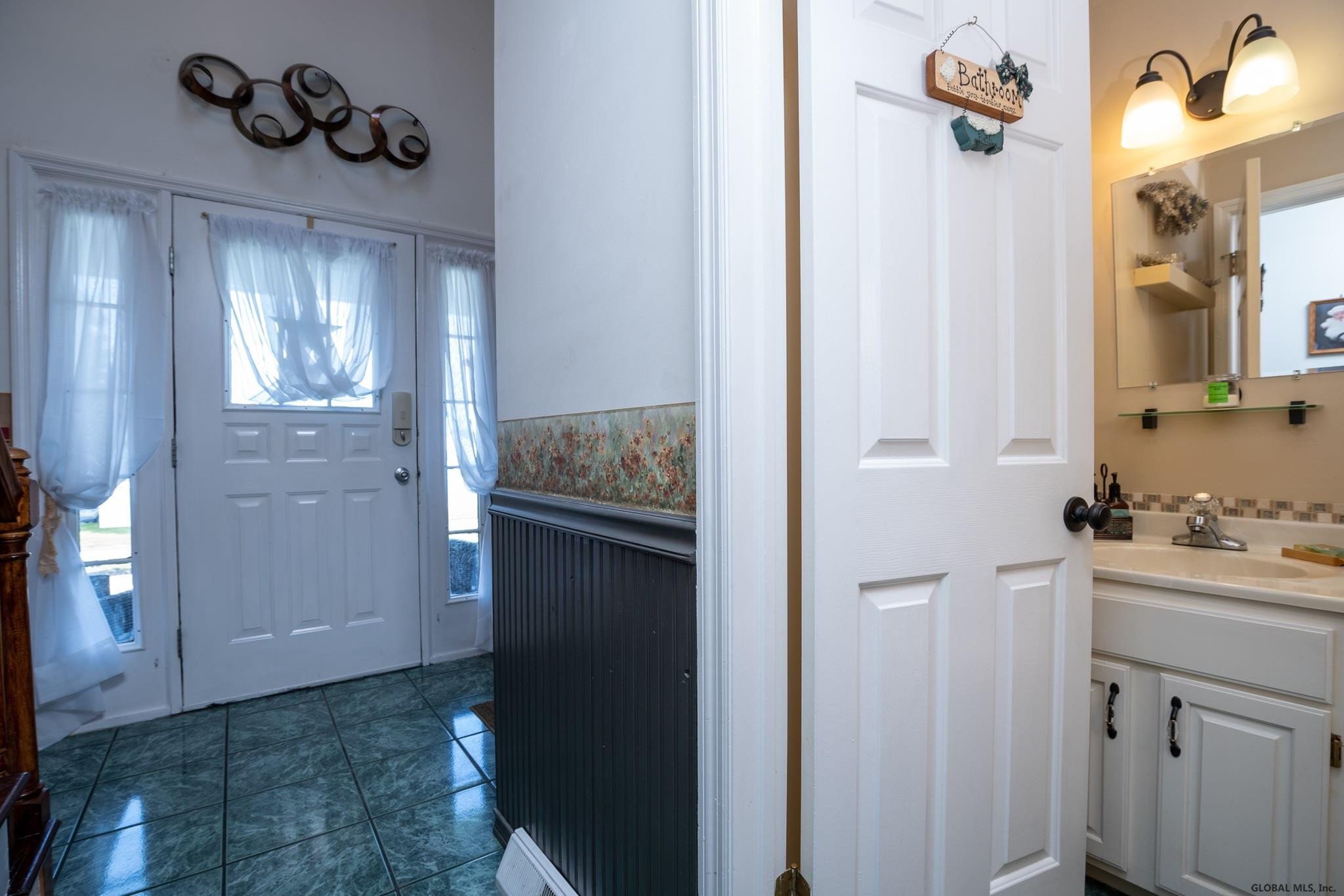 23 Robin Lane Rensselaer, NY 12144 - Photo 7 of 55 Photo 7