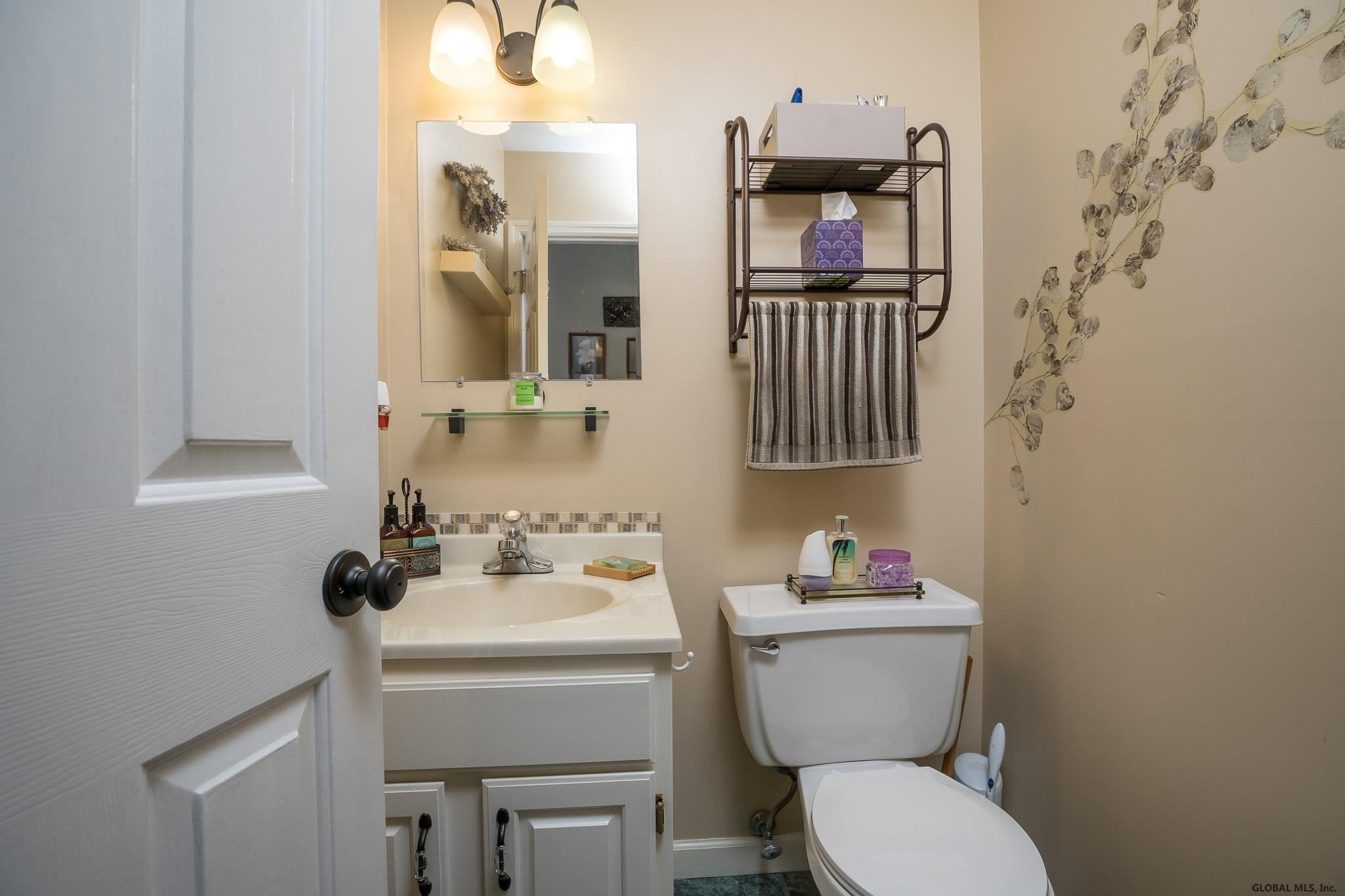 23 Robin Lane Rensselaer, NY 12144 - Photo 8 of 55 Photo 8