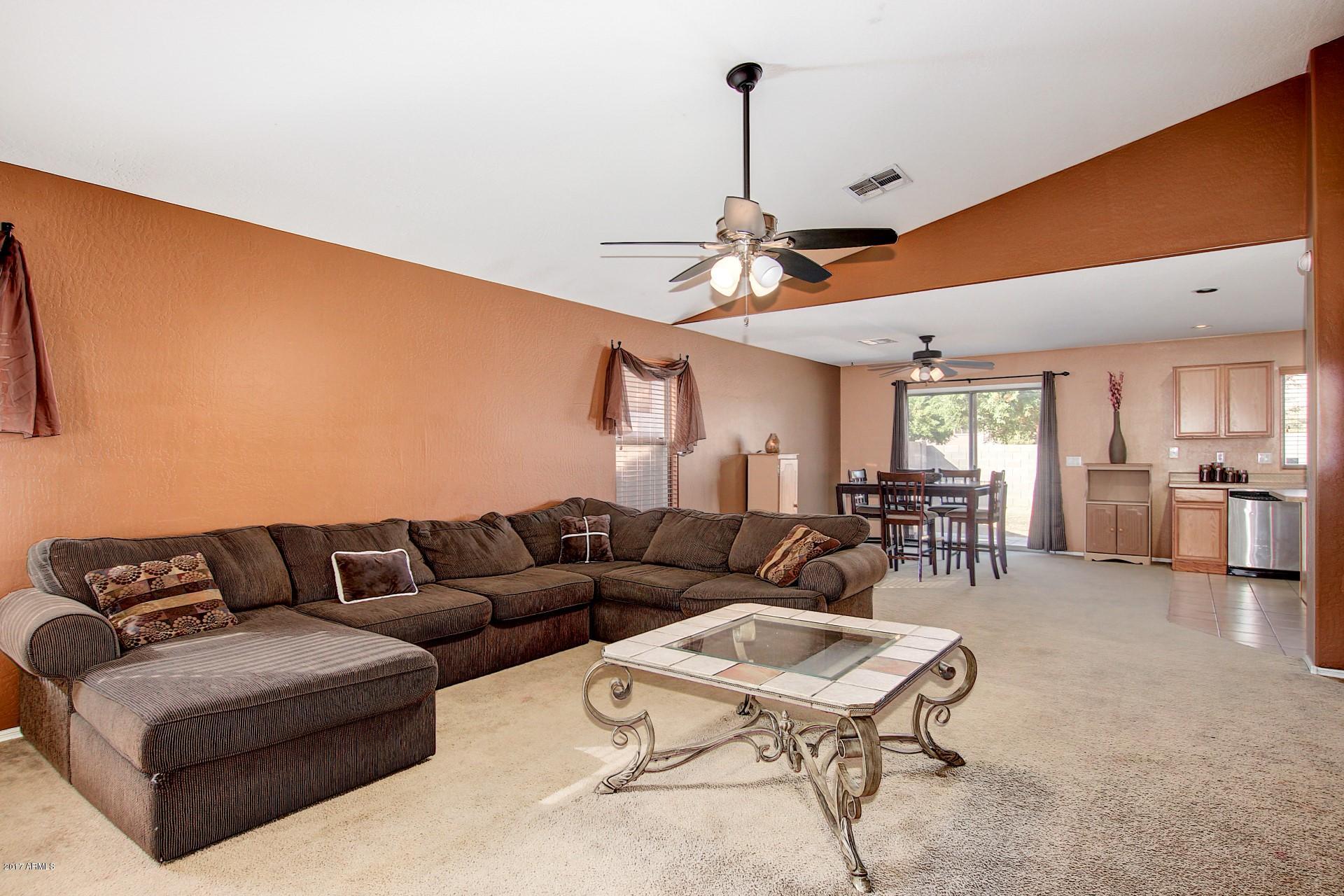 2512 West Darrel Road Phoenix, AZ 85041 - Photo 5 of 24 Living Room