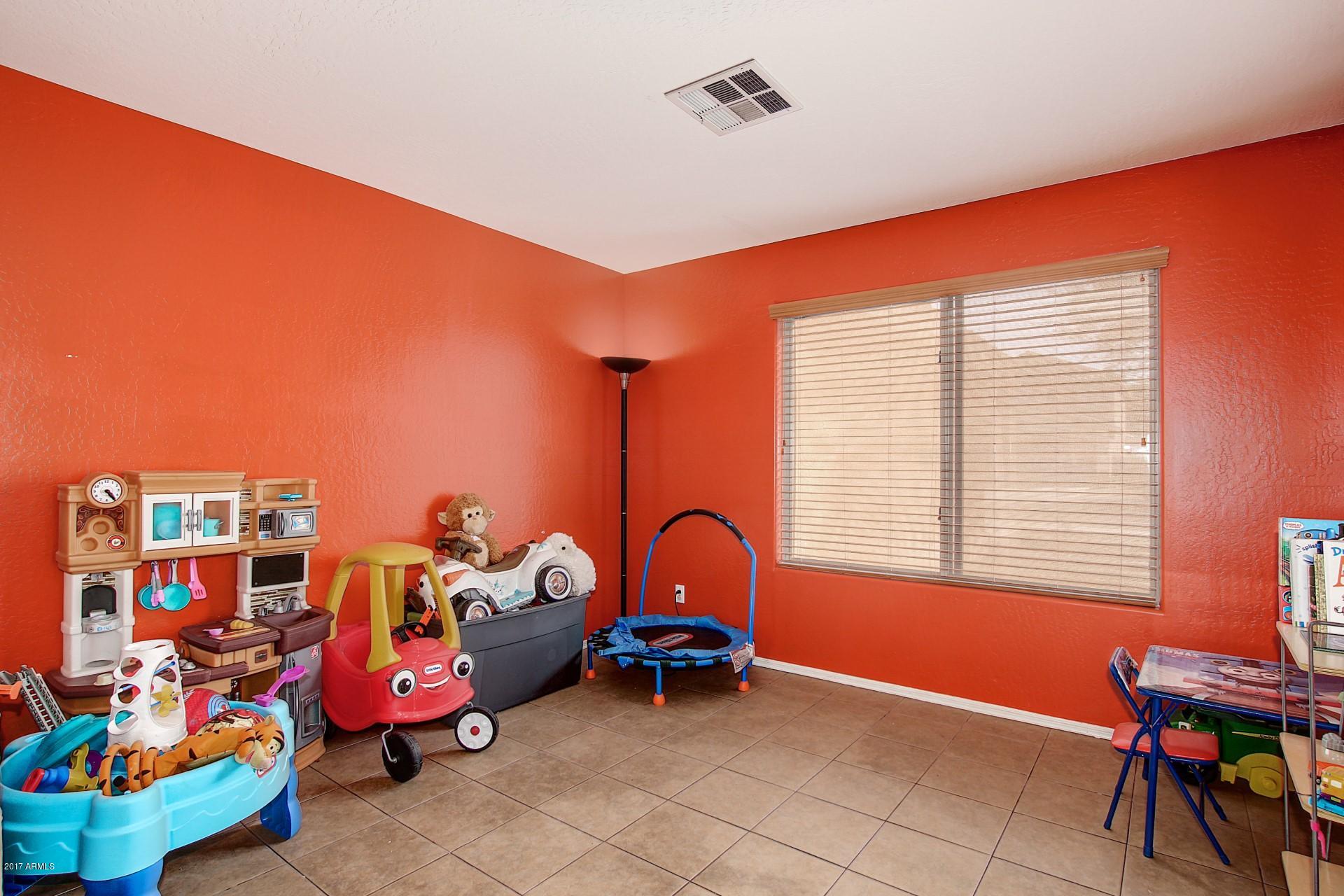 2512 West Darrel Road Phoenix, AZ 85041 - Photo 9 of 24 Den