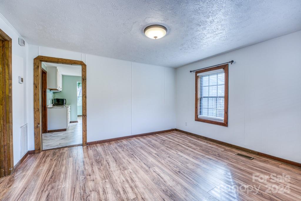 320 Starnes Cove Road Candler, NC 28715 - Photo 16 of 30 Gallery Image 16