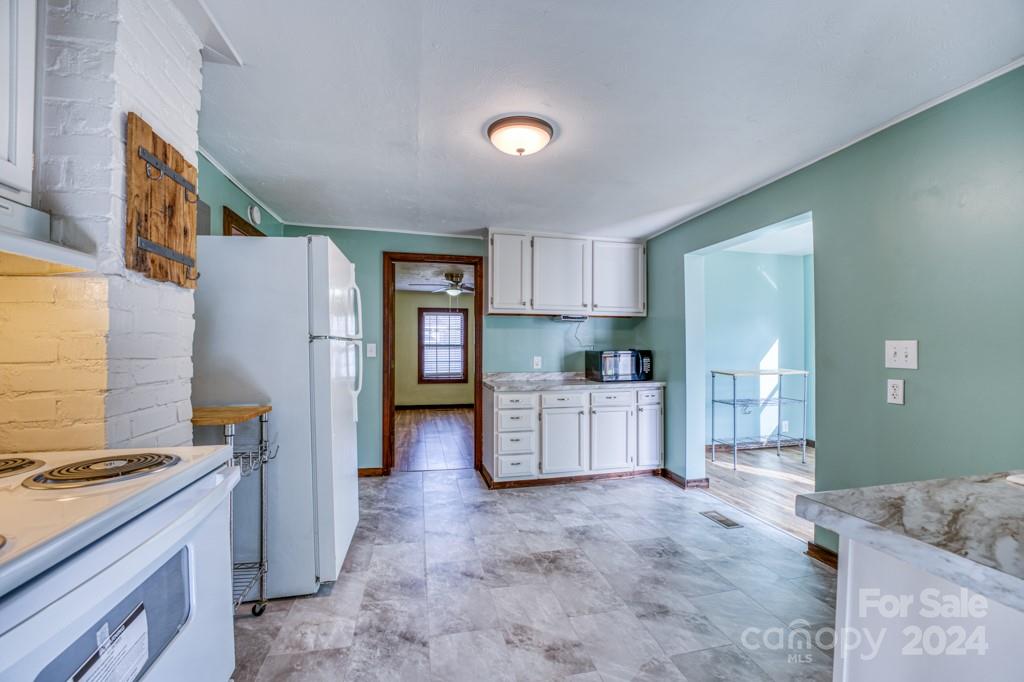 320 Starnes Cove Road Candler, NC 28715 - Photo 24 of 30 Gallery Image 24