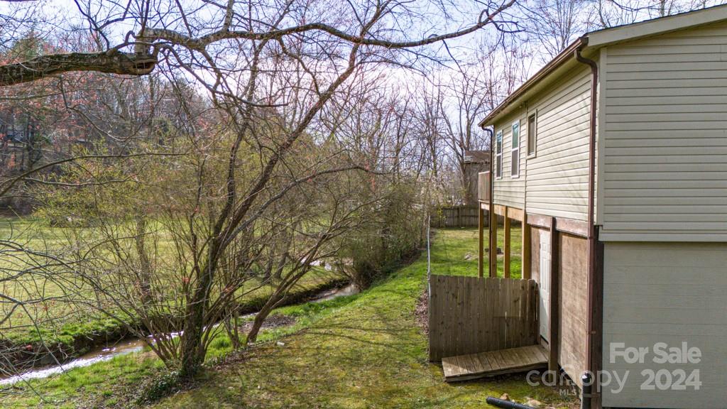 320 Starnes Cove Road Candler, NC 28715 - Photo 3 of 30 Gallery Image 3