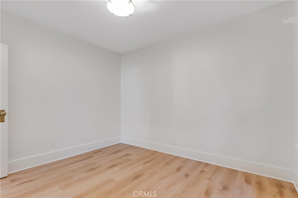 400 Flower Street Pasadena, CA 91104 - Photo 25 of 37 a view of an empty room