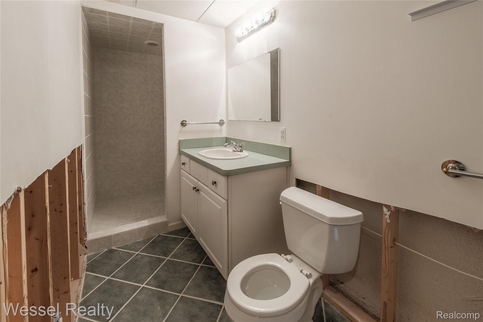 17575 Rocco Drive Macomb, MI 48044 - Photo 31 of 41 rocco-031.jpg