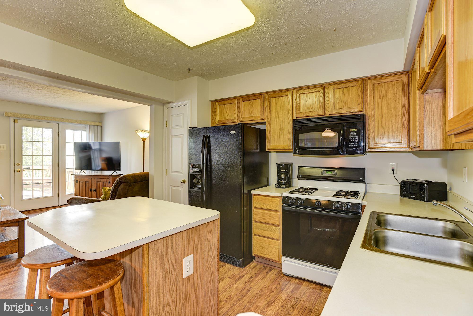 5058 Finsbury Road Baltimore, MD 21237 - Photo 8 of 34 Eat-in Kitchen