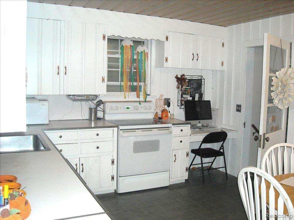 719 Ludlow Avenue Rochester, MI 48307 - Photo 4 of 17 Kithen