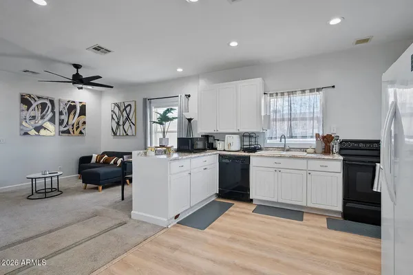 $2,395 | 1632 East Adams Street, Phoenix, AZ 85034