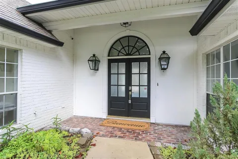 $645,000 | 4111 Maid Stone Drive, Lake Charles, LA 70605
