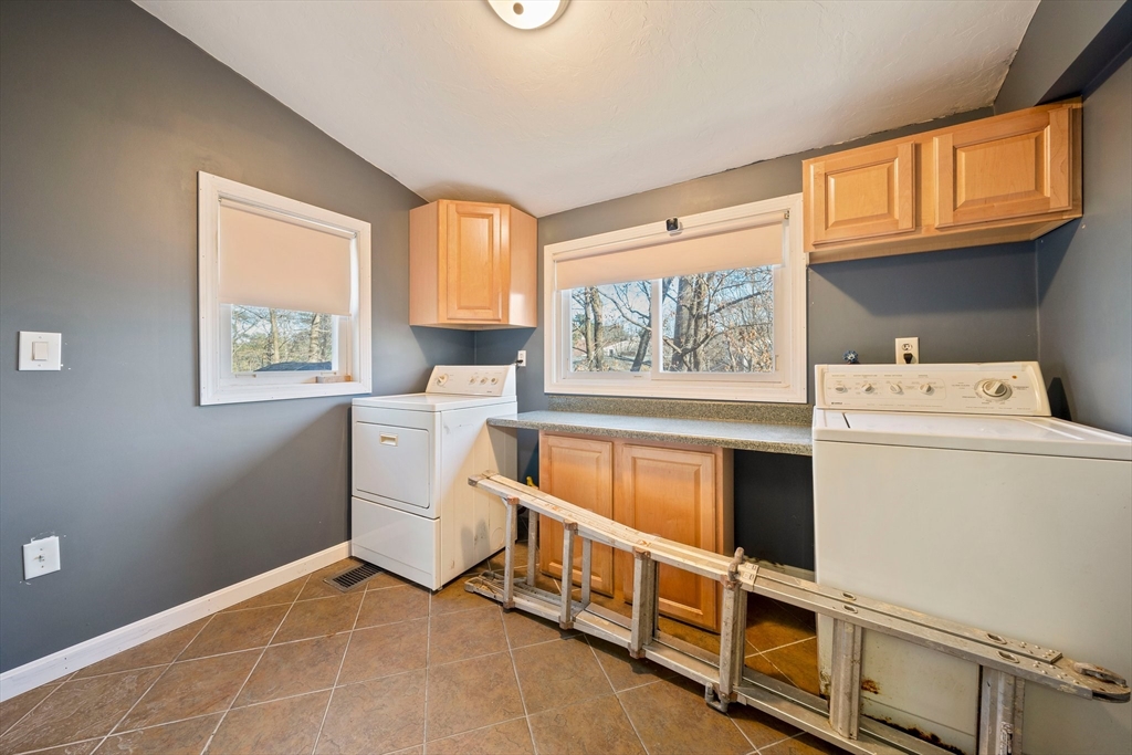 76 Overlook Road Weymouth, MA 02189 - Photo 18 of 30 Gallery Image 18