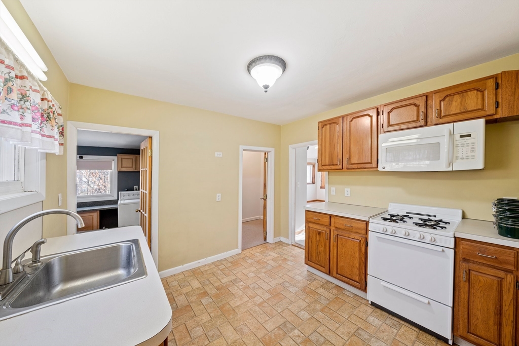 76 Overlook Road Weymouth, MA 02189 - Photo 5 of 30 Gallery Image 5