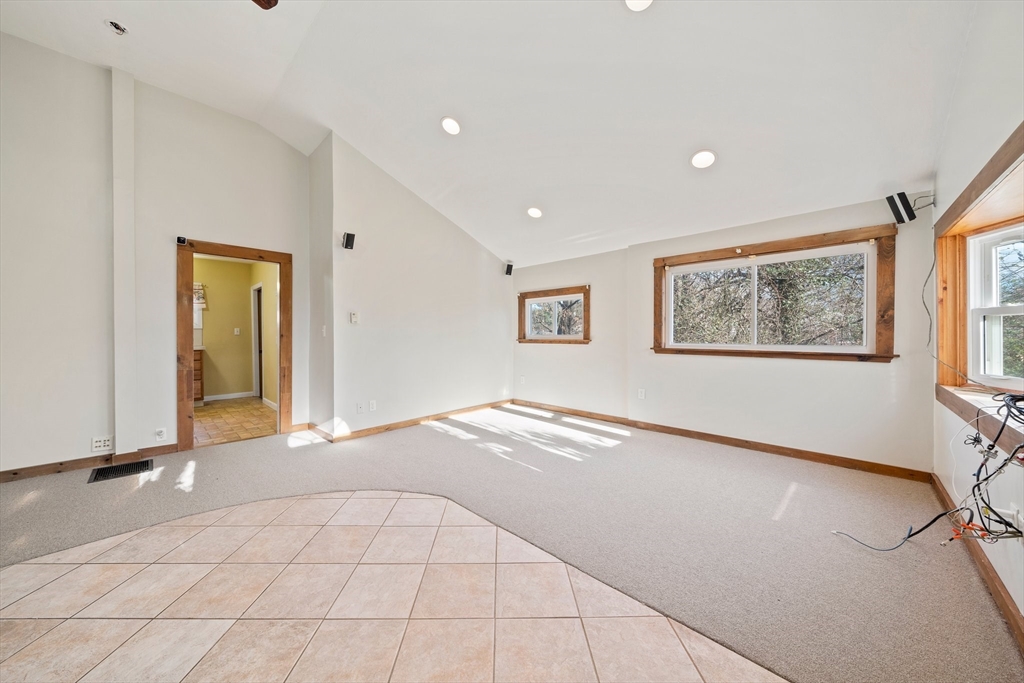 76 Overlook Road Weymouth, MA 02189 - Photo 8 of 30 Gallery Image 8