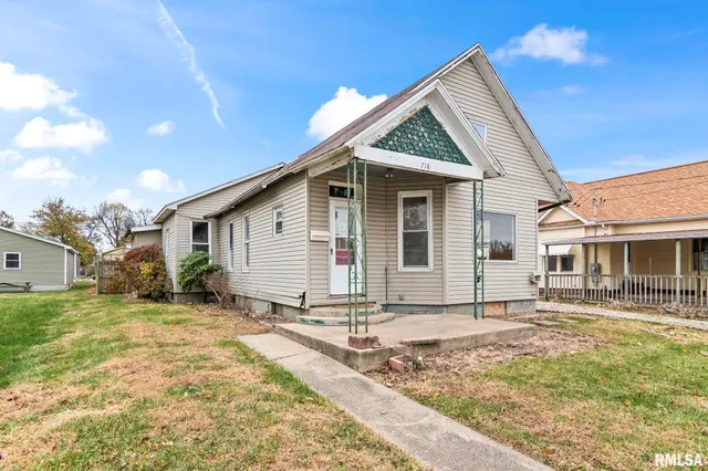 $37,500 | 718 West England Street, Taylorville, IL 62568
