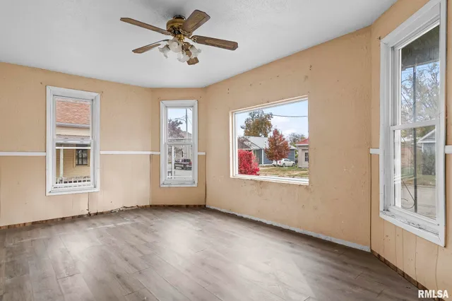 $37,500 | 718 West England Street, Taylorville, IL 62568