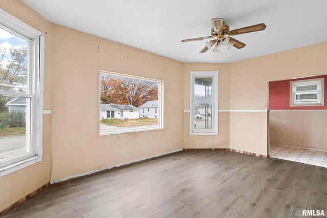 $37,500 | 718 West England Street, Taylorville, IL 62568