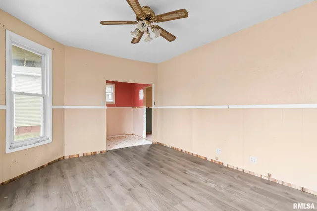 $37,500 | 718 West England Street, Taylorville, IL 62568