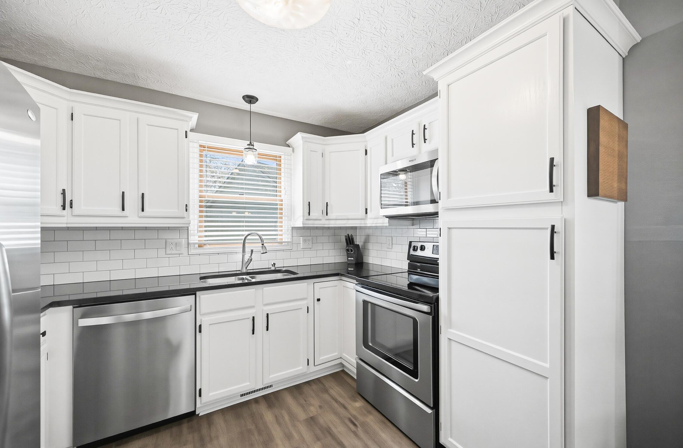 637 Ridenour Road Columbus, OH 43230 - Photo 15 of 61 Kitchen