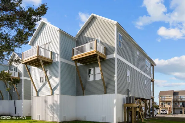 $524,500 | 144 Sea Gull Lane, Unit 6B, North Topsail Beach, NC 28460