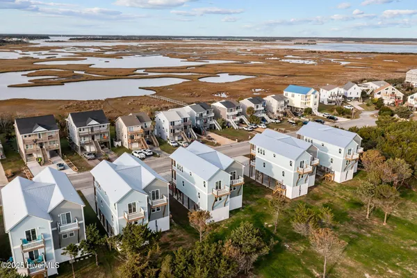 $524,500 | 144 Sea Gull Lane, Unit 6B, North Topsail Beach, NC 28460