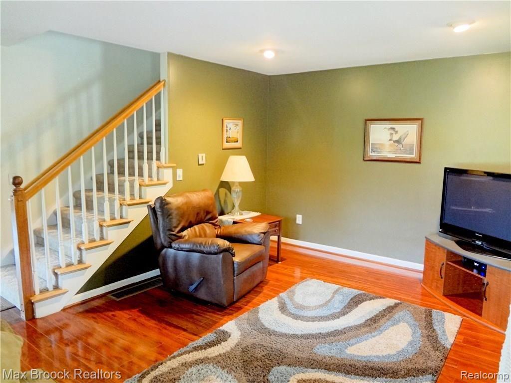 7195 Mabley Hill Road Fenton, MI 48430 - Photo 9 of 25