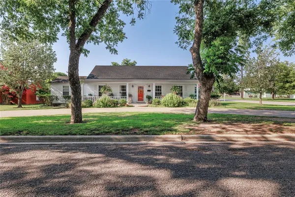 $244,000 | 805 West 15th Street, Brady, TX 76825