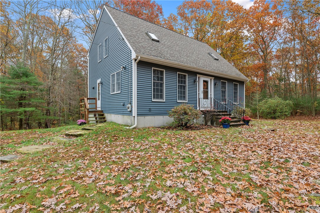 350 Chopmist Hill Road Glocester, RI 02814 - Photo 4 of 37 Gallery Image 4