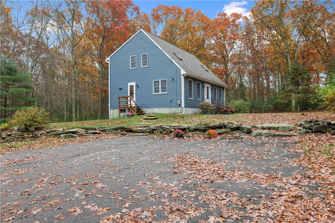 350 Chopmist Hill Road Glocester, RI 02814 - Photo 7 of 37 Gallery Image 7