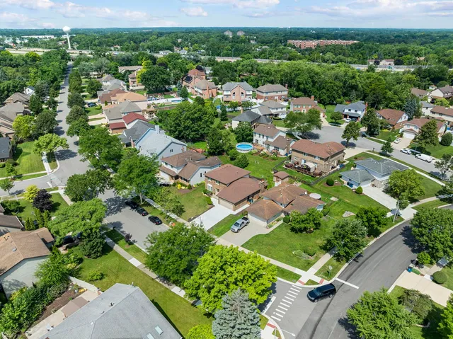 $609,900 | 1520 Grove Drive, Addison, IL 60101