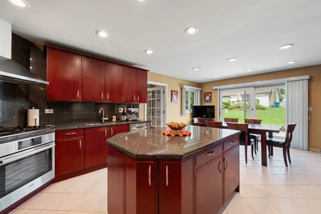 $609,900 | 1520 Grove Drive, Addison, IL 60101