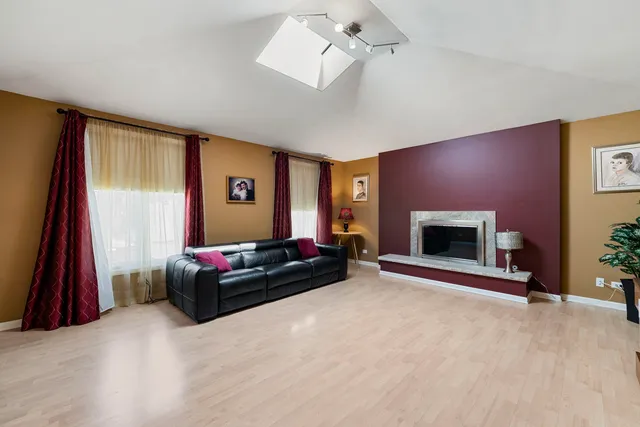 $609,900 | 1520 Grove Drive, Addison, IL 60101